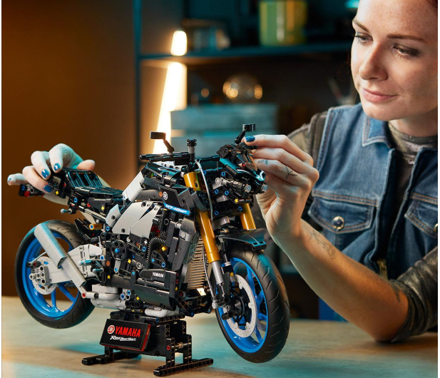 LEGO Technic 42159 Yamaha MT-10 SP - 1159435 - zdjęcie 2